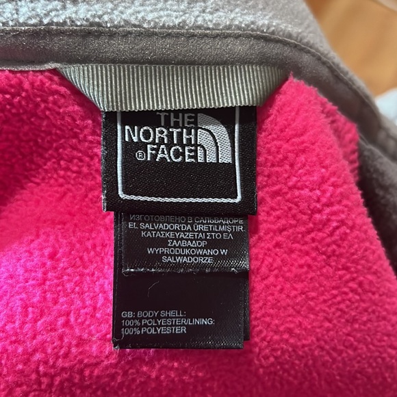 The North Face, zip up fleece jacket. Small/Petite - Picture 4 of 6